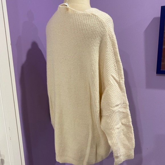 Sweater - Picture 3 of 4